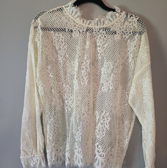 G by Guliana white lace top size Medium - Picture 6 of 6
